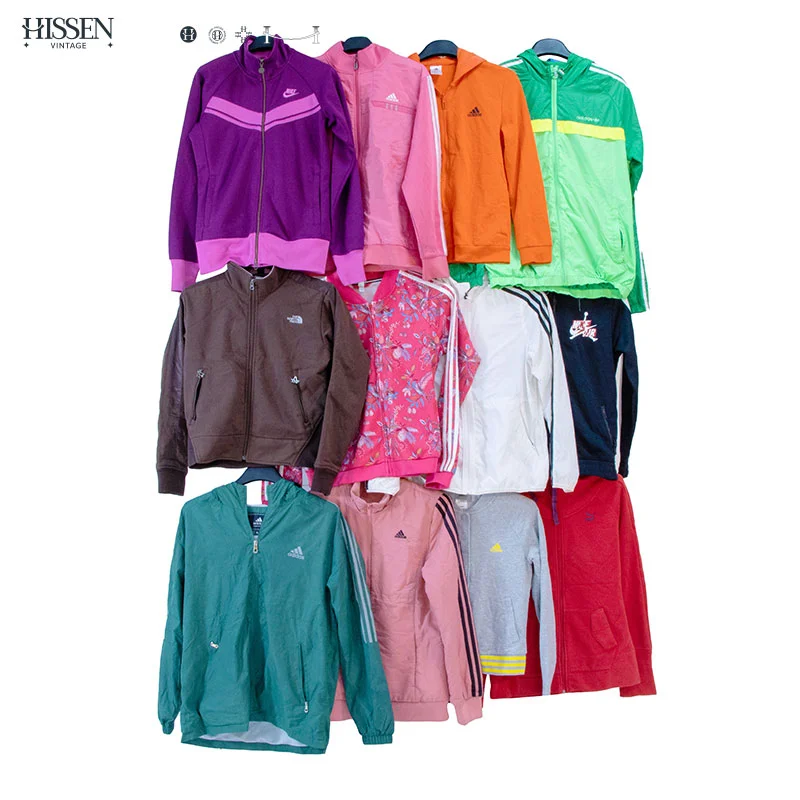Hissen Vintage offers a range of vintage used outerwear wholesale for women.