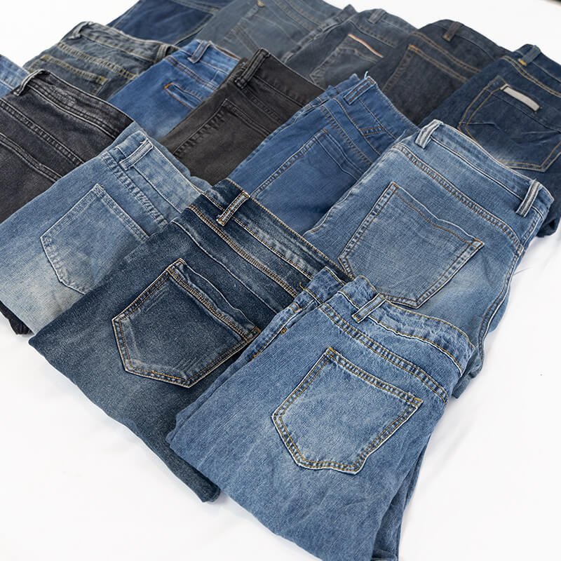 Exploring Fashion's New Trend: The Revival of the Second-Hand Pants Market