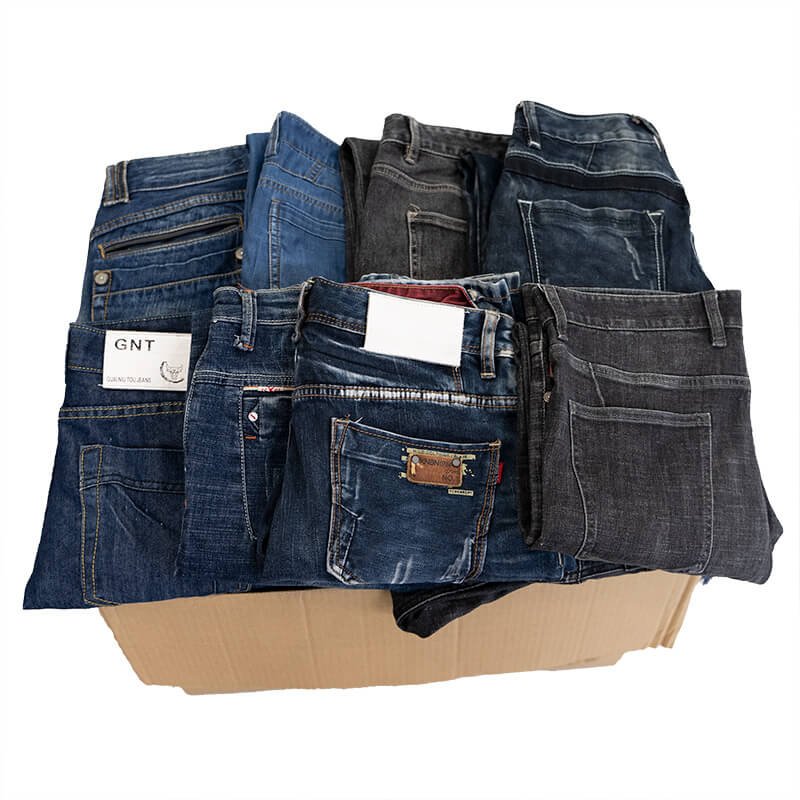 Exploring Fashion's New Trend: The Revival of the Second-Hand Pants Market