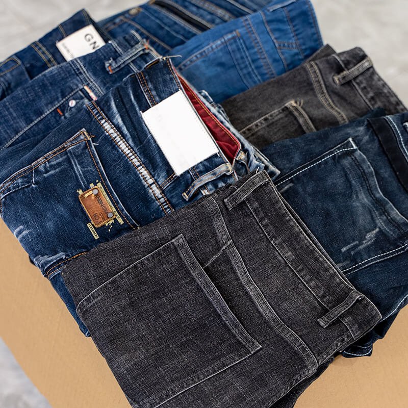 Exploring the Charm of Men's Secondhand Vintage Clothes: Why Choose Vintage?