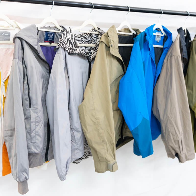 Exploring the Charm of Men's Secondhand Vintage Clothes: Why Choose Vintage?